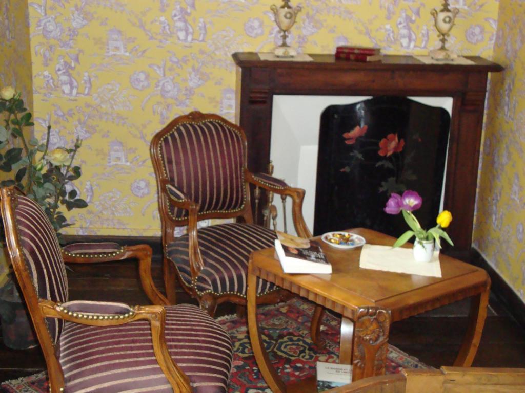 Domaine De La Dame De Lauriere Bed & Breakfast Solignac Room photo